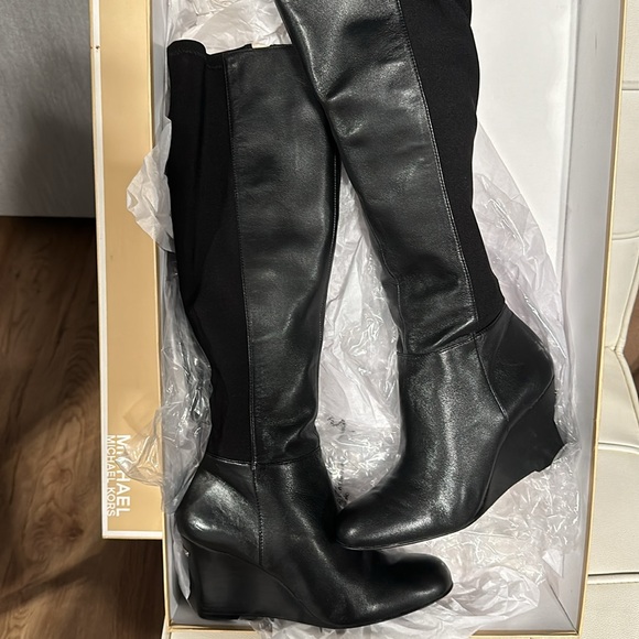 Michael Kors Black Leather 7.5M Zipped Boots Worn Once Perfect Condition - Picture 8 of 11